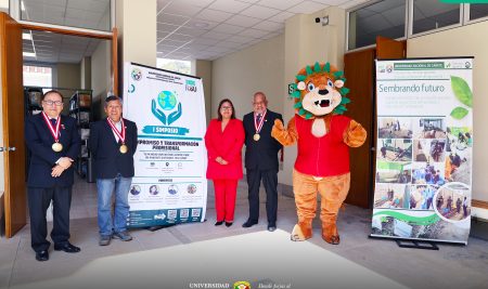 UNDC REALIZÓ EL I SIMPOSIO “COMPROMISO Y TRANSFORMACIÓN PROFESIONAL” CON PONENCIAS Y PROYECTOS DE IMPACTO SOCIAL