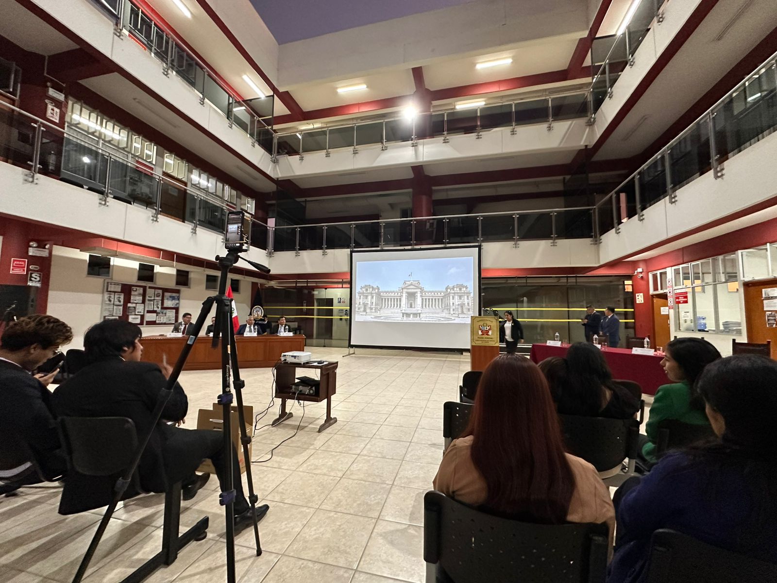 ESTUDIANTES DE LA UNDC PARTICIPAN EN LA I CONFERENCIA MAGISTRAL DEL PODER JUDICIAL DE CAÑETE