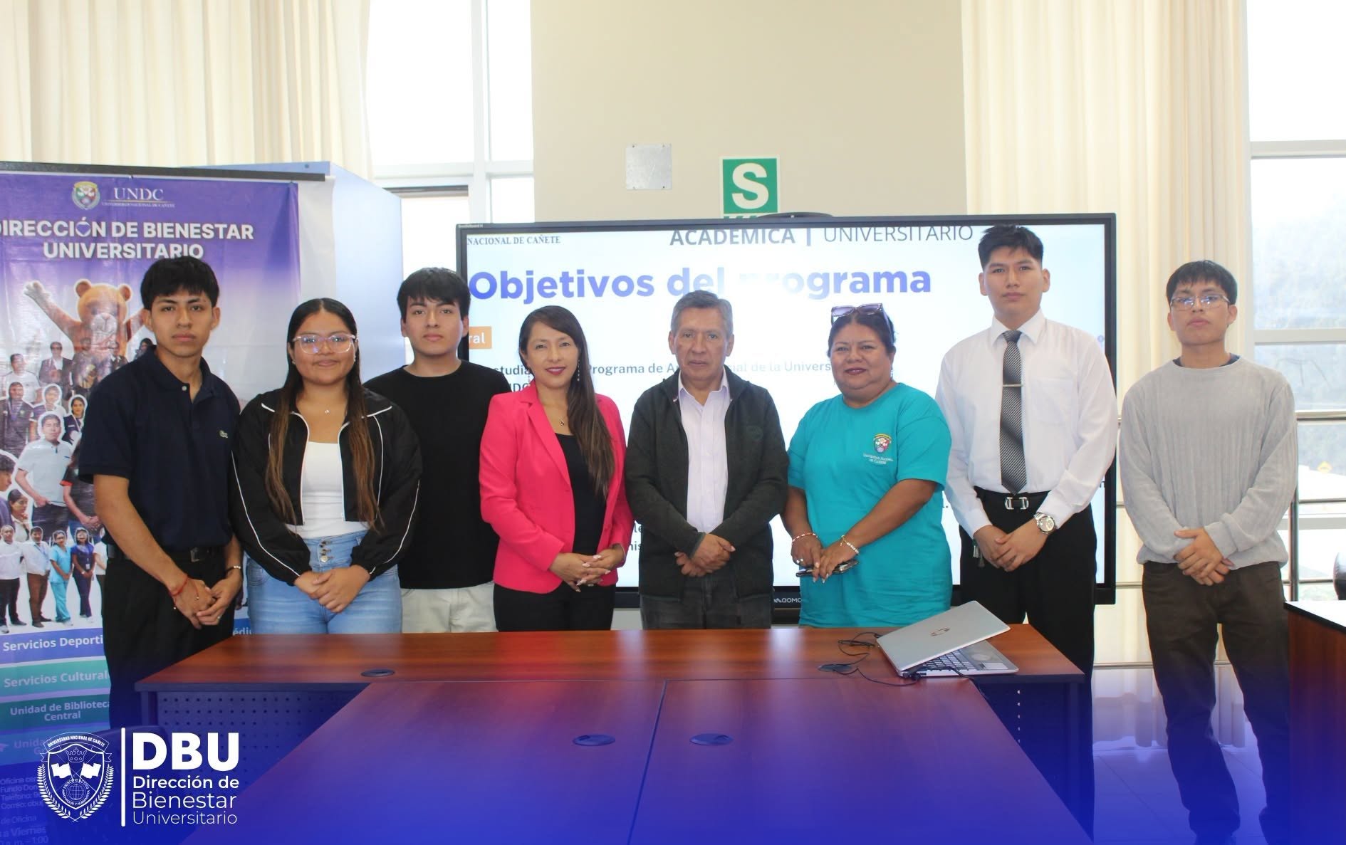 𝐈𝐍𝐃𝐔𝐂𝐂𝐈𝐎́𝐍 𝐀 𝐄𝐒𝐓𝐔𝐃𝐈𝐀𝐍𝐓𝐄𝐒 𝐆𝐀𝐍𝐀𝐃𝐎𝐑𝐄𝐒 𝐃𝐄𝐋 𝐏𝐑𝐎𝐆𝐑𝐀𝐌𝐀 𝐃𝐄 𝐀𝐏𝐎𝐘𝐎 𝐒𝐎𝐂𝐈𝐀𝐋 𝟐𝟎𝟐𝟔-𝐈